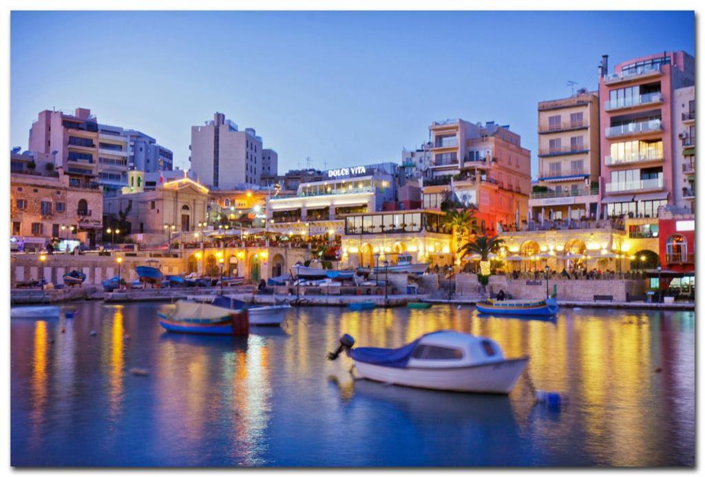 Modern Apartment In The Best Area Of Sliema Buitenkant foto