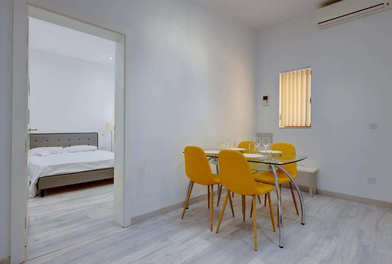 Modern Apartment In The Best Area Of Sliema Buitenkant foto