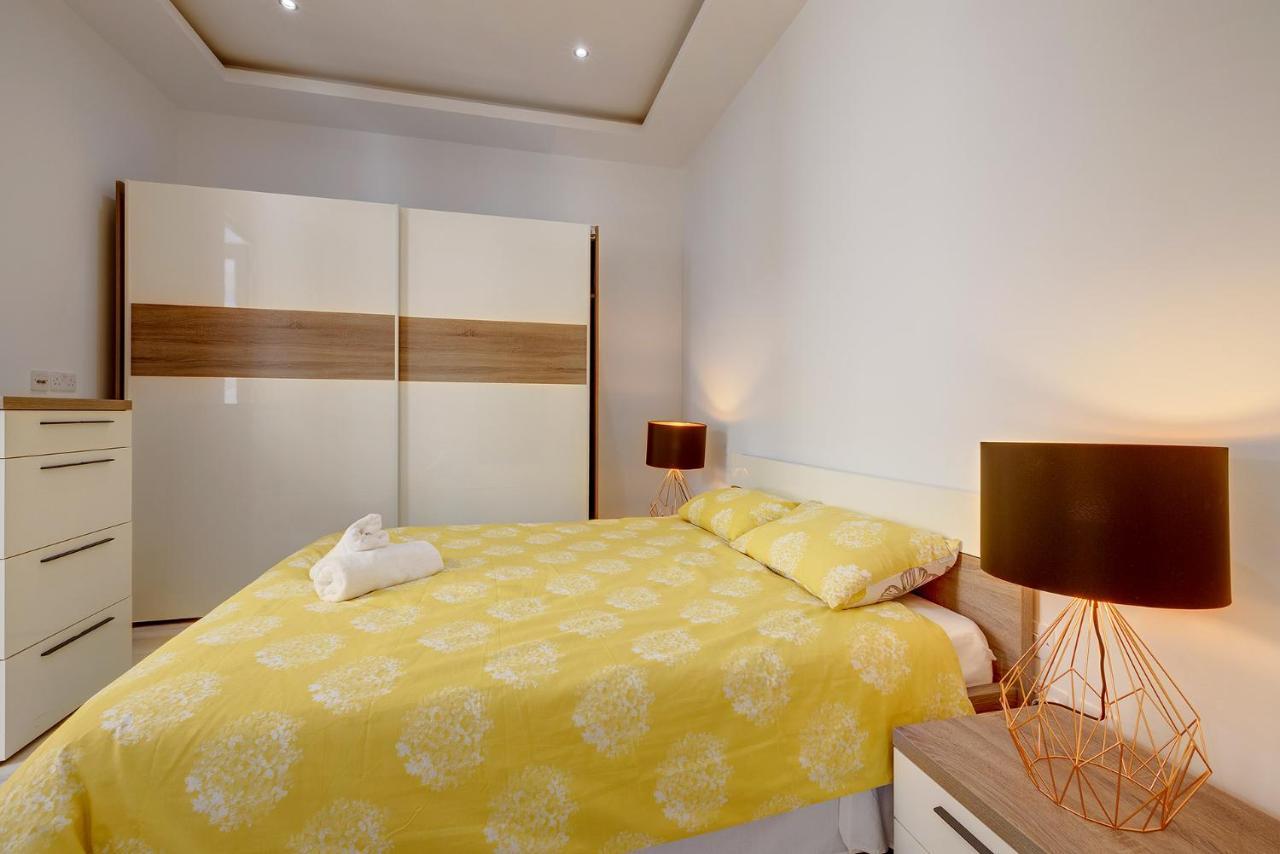 Modern Apartment In The Best Area Of Sliema Buitenkant foto